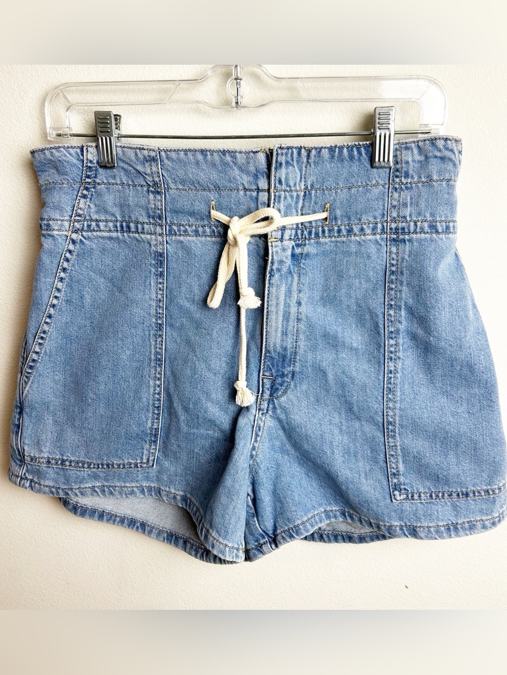 NWT ba&sh Mabo Paperbag High-Waist Denim Shorts Light Wash Organic Cotton 40/L - Picture 3 of 13
